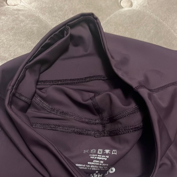 90 degree by Reflex pocket leggings, dark Cherry color, small, new - Picture 6 of 10